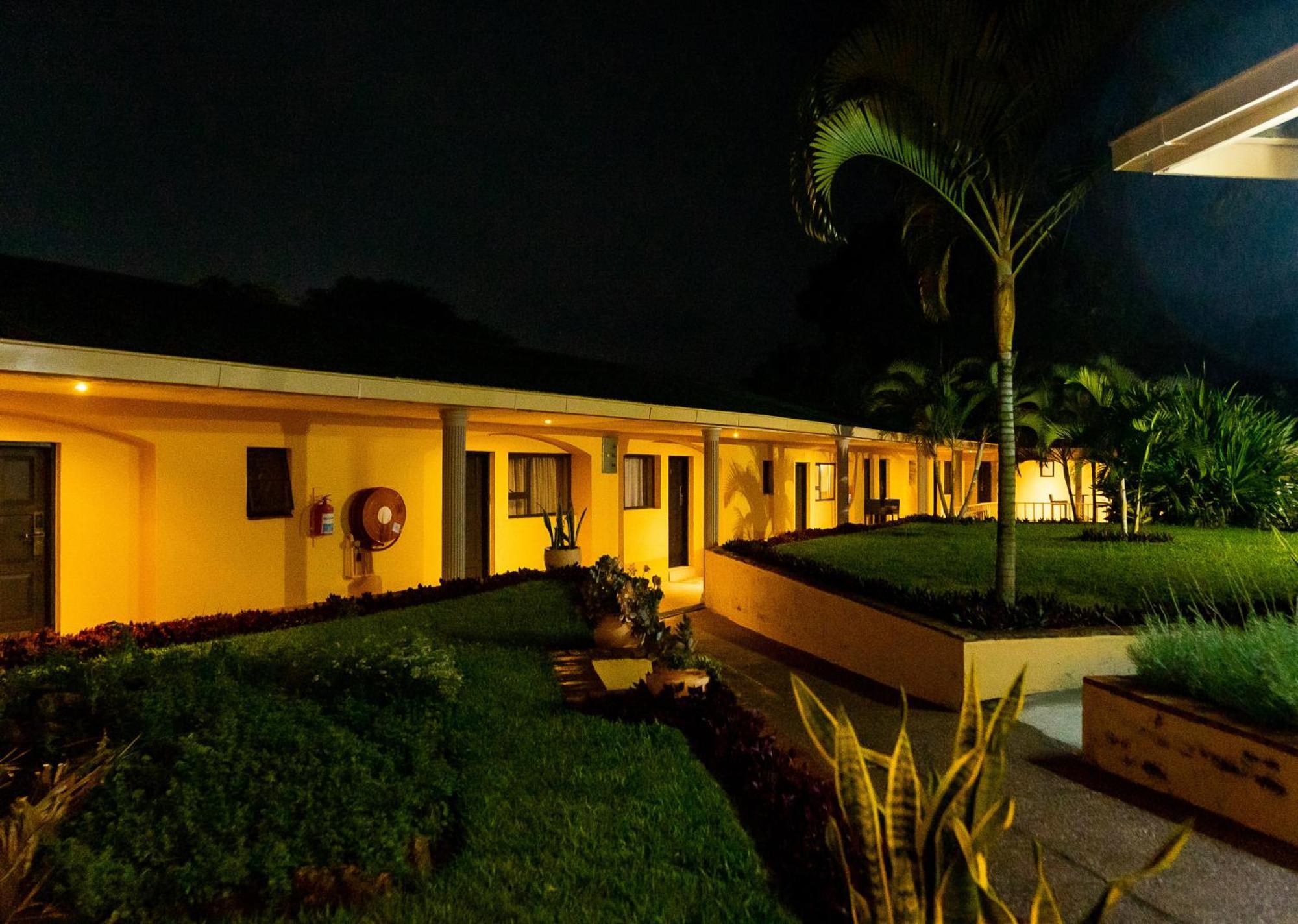 Casa Mia Lodge & Restaurant Blantyre Exterior photo